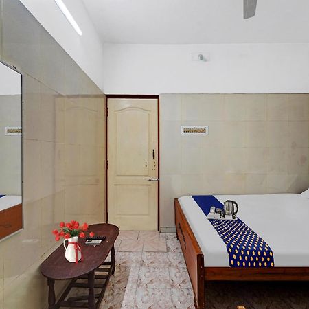 Spot On New Golden Star Guest House Near Thirumangalam Metro Station Chennai Extérieur photo