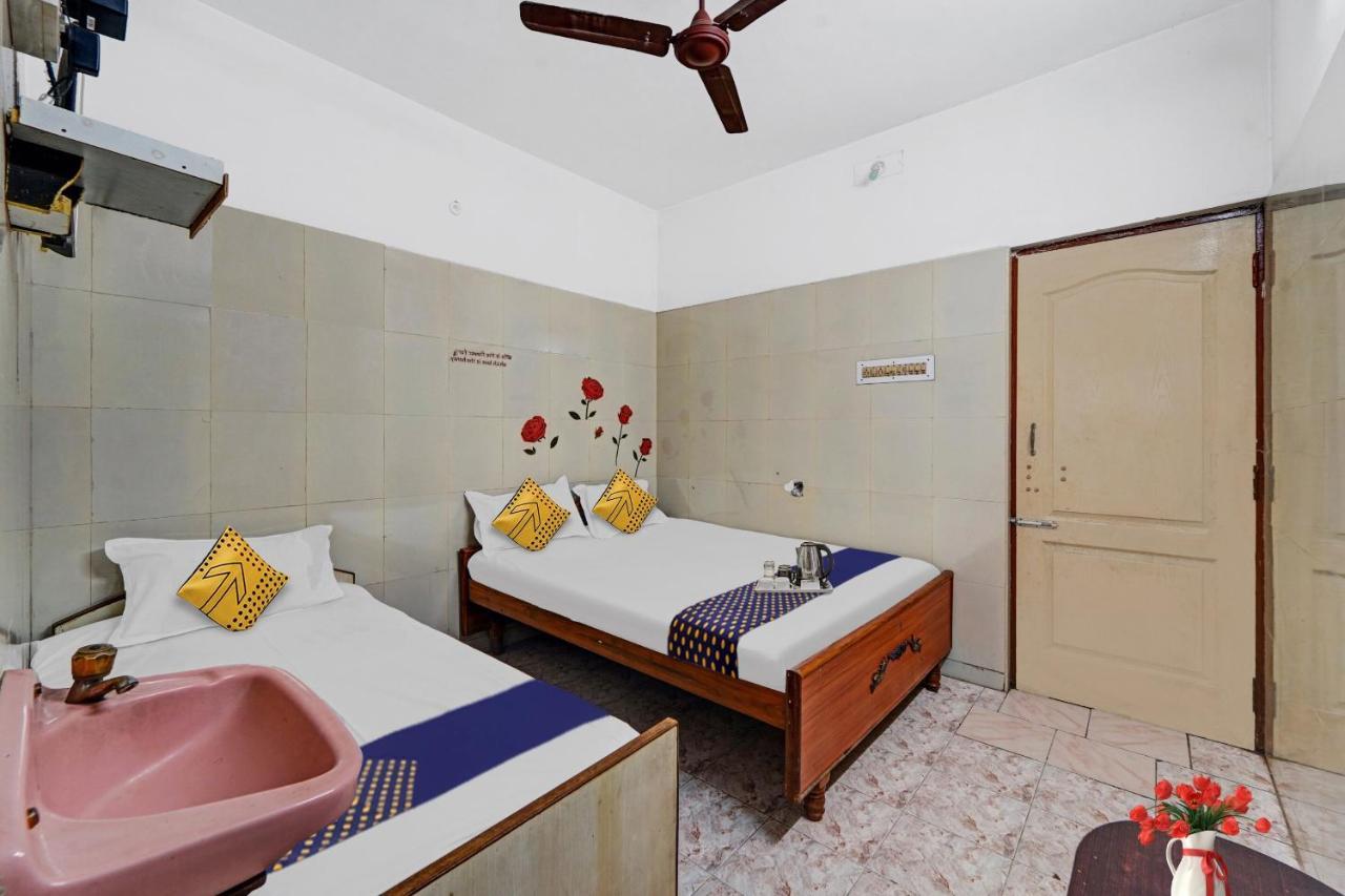 Spot On New Golden Star Guest House Near Thirumangalam Metro Station Chennai Extérieur photo