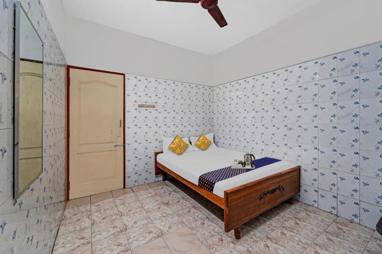 Spot On New Golden Star Guest House Near Thirumangalam Metro Station Chennai Extérieur photo