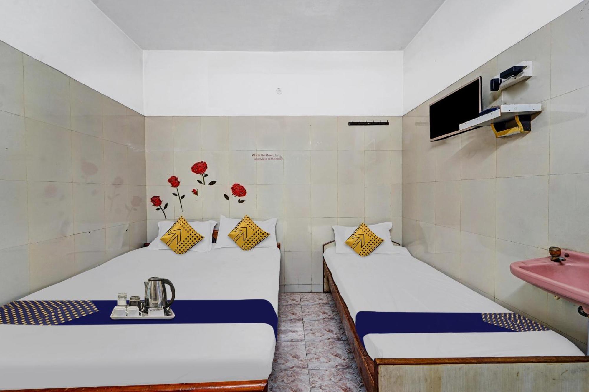 Spot On New Golden Star Guest House Near Thirumangalam Metro Station Chennai Extérieur photo
